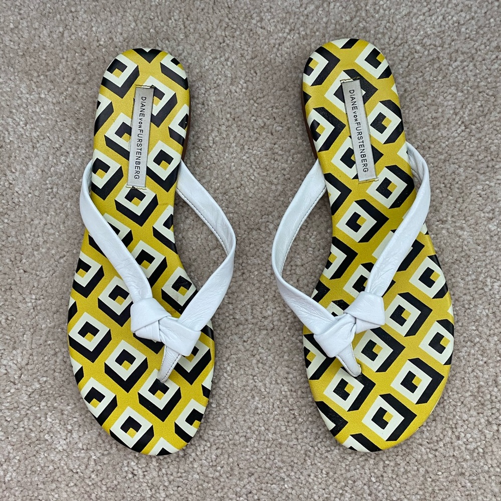 Diane vonFurstenburg white and yellow sandals 7.5